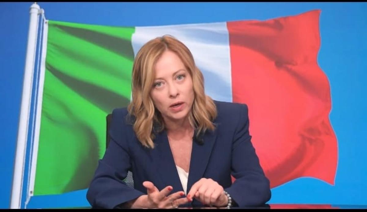 Autonomia, il j’accuse di Meloni: “Approvata nel 2001 dalla sinistra. Non l’ha voluta la destra”. Boccia: “Ha perso la partita e vuole portare via il pallone” | VIDEO