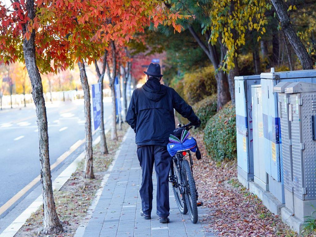 Pensioni di vecchiaia 2023: i requisiti confermati dall’INPS per ritirarsi dal lavoro a 64, 67 o 71 anni. Ecco chi può farlo