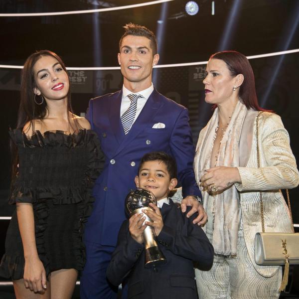 Cristiano Ronaldo criticato, la sorella: “Siete malati, meschini, senz’anima e ingrati”