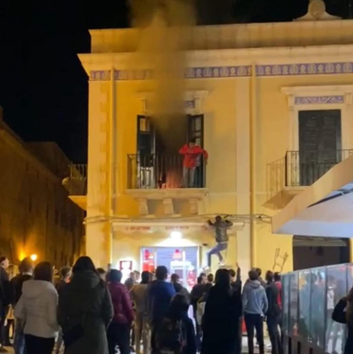 Palermo, incendio a Terrasini: muore un disabile di 58 anni nell’ab…