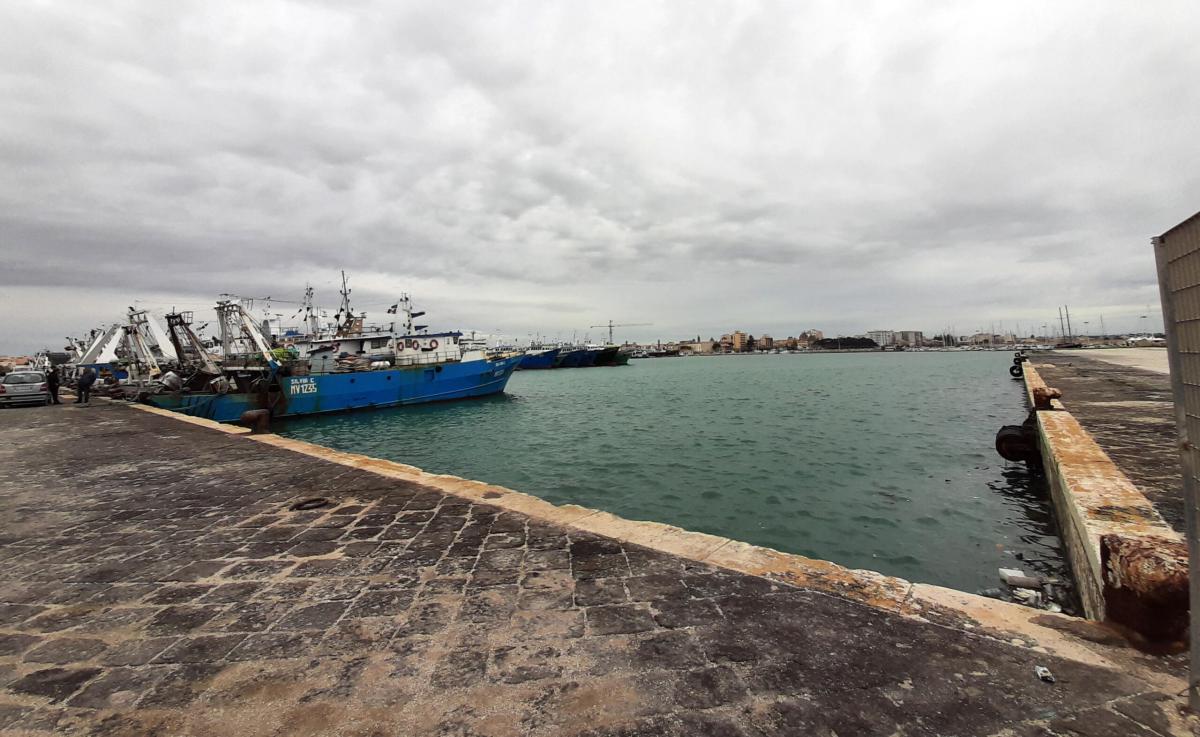 Terracina, un bagnino rimprovera bambino per essersi allontanato tr…