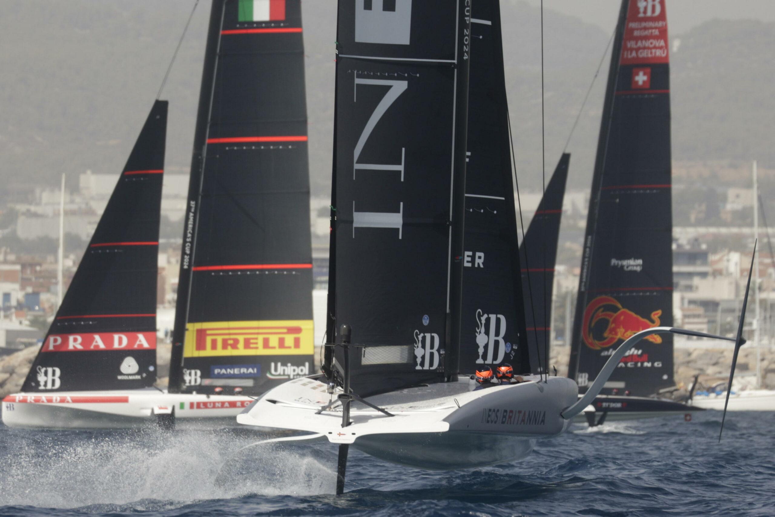 Luna Rossa lascia Cagliari alla volta di Barcellona