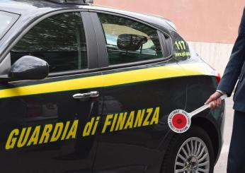 Corruzione in Puglia, trovati 65mila euro in un sacco della spazzatura a casa di Enzo Pisicchio: i dettagli dell’inchiesta