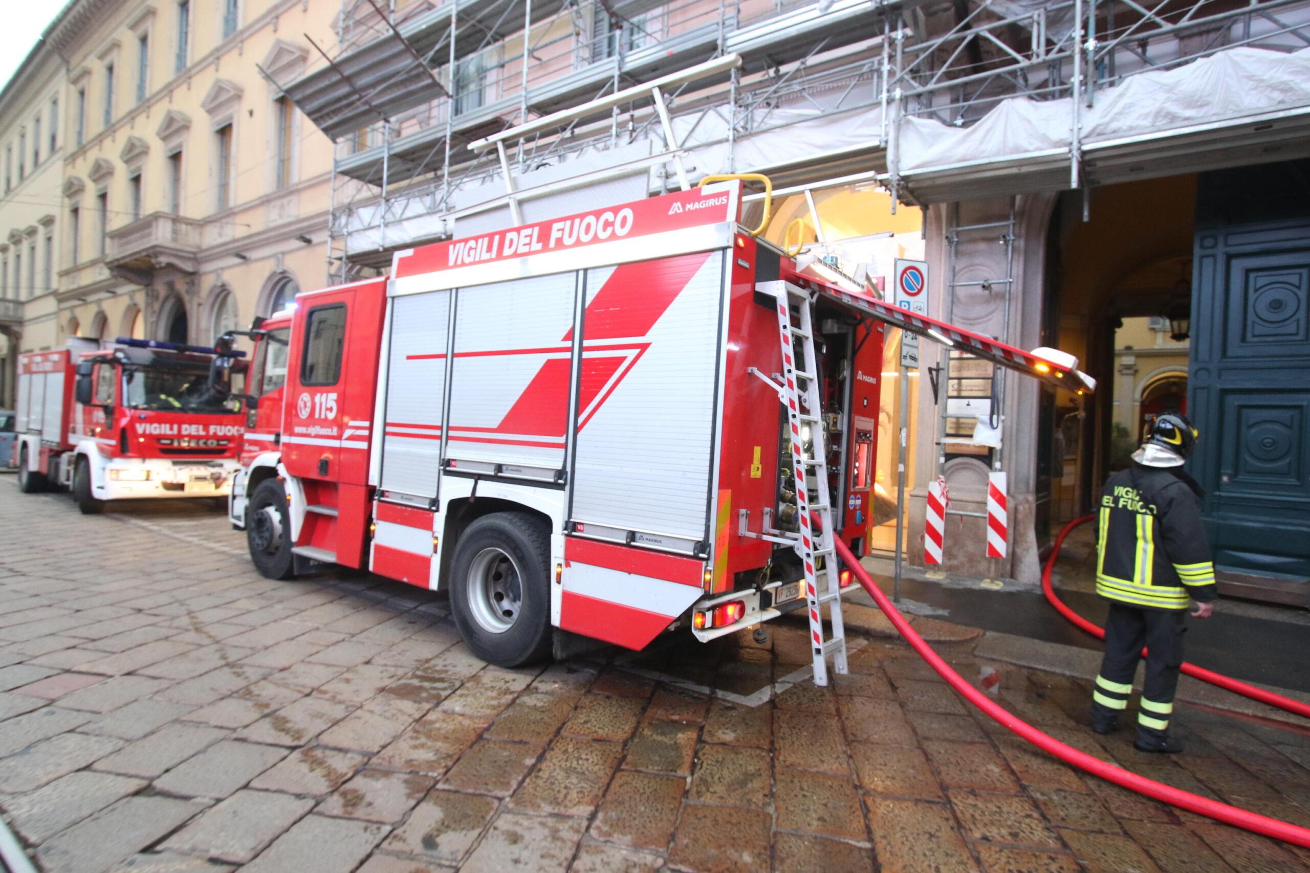 Incendio San Donato oggi: fiamme in un’autofficina