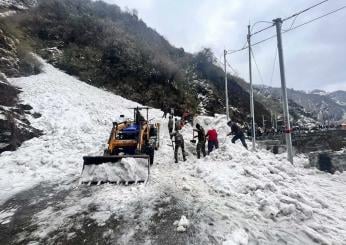 Belluno, scialpinista muore travolto da una valanga sul Passo Giau