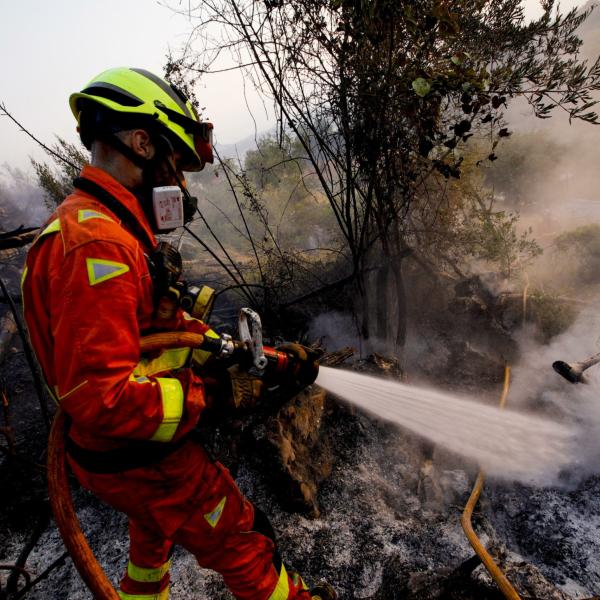 Spagna, scoppia un incendio in un appartamento ad Alicante: tre morti e 15 intossicati