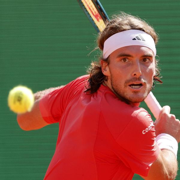 Perché Tsitsipas è sceso in campo prima di Genoa-Roma? Show del tennista a Marassi