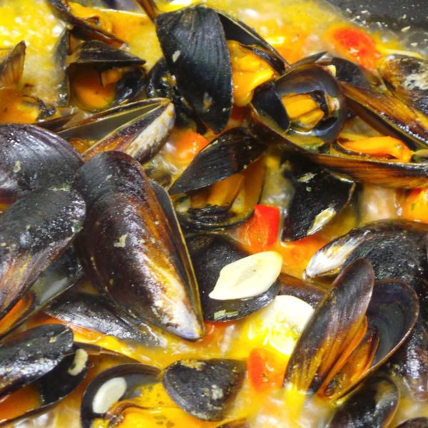 Come si fa la zuppa di cozze alla napoletana