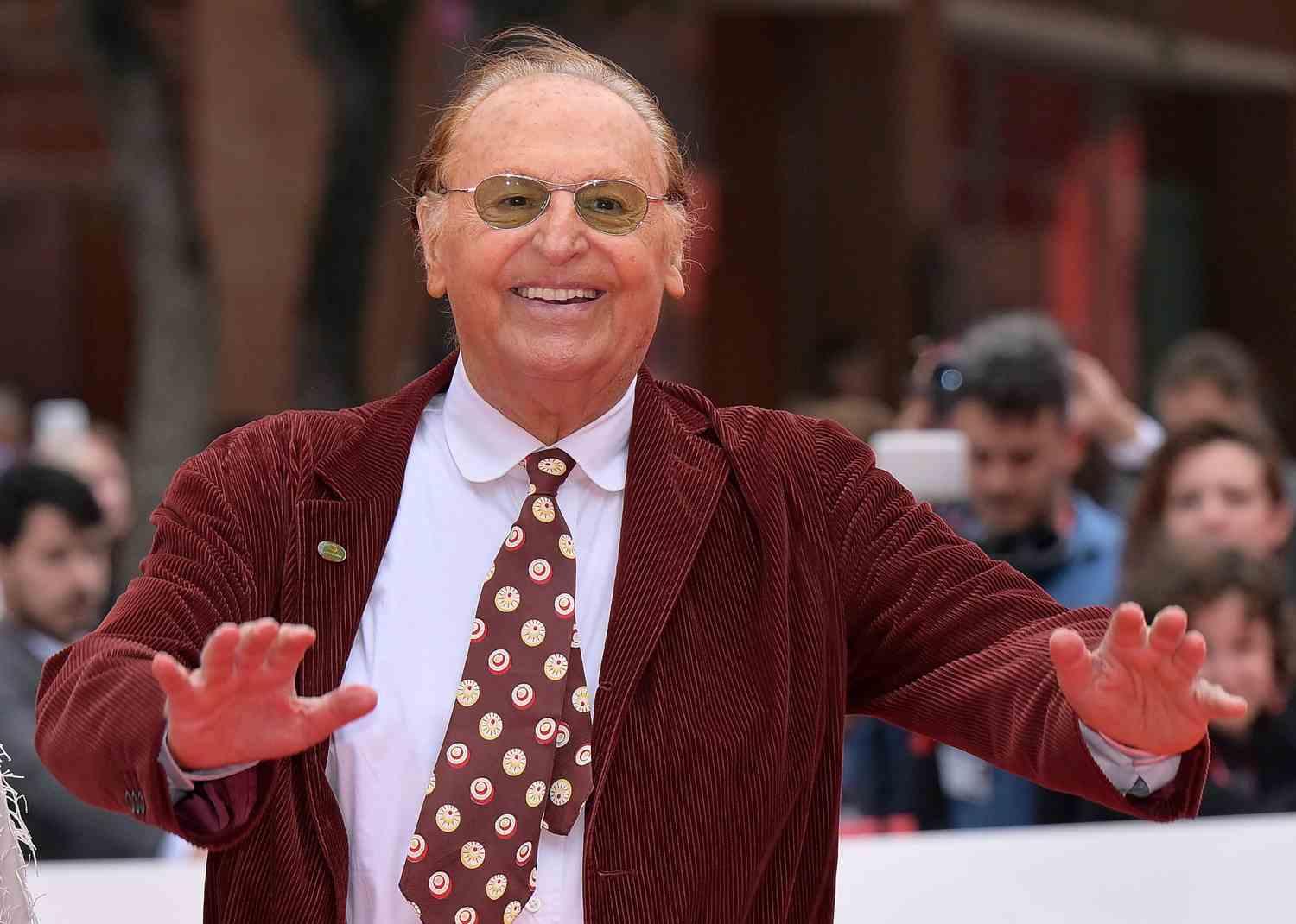 Patrimonio di Renzo Arbore: quanti soldi ha il conduttore?