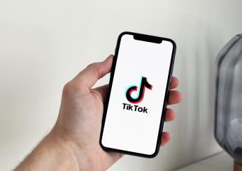 Cos’è il Mouth Taping e perché questo trend famoso su TikTok comporta pericoli per la salute