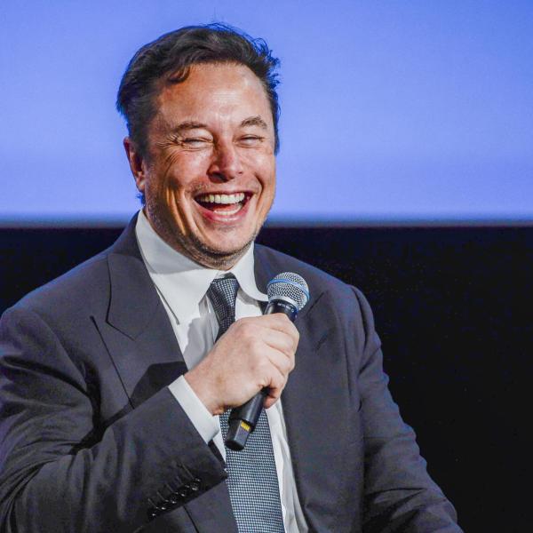 Twitter, Elon Musk: “Quasi in pareggio, tornati gli inserzionisti. E’ doloroso licenziare i dipendenti”