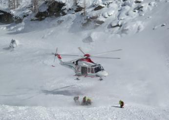 Sondrio, tragedia alla viglia di Natale: sciatore muore a causa di una valanga