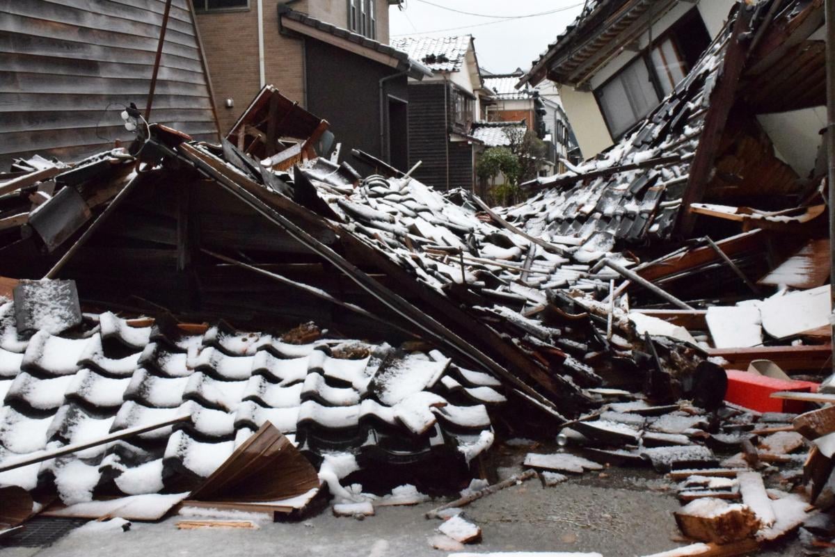 Terremoto Giappone, il bilancio delle vittime sale a 161: aumentano i disagi causati dalle recenti nevicate