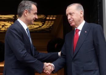 Incontro Erdogan-Mitsotakis ad Ankara, Turchia e Grecia insieme: “Si deve parlare per risolvere i problemi”