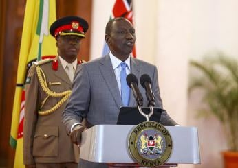 Kenya, il presidente Ruto fa un passo indietro: “Mi arrendo, ritiro la legge finanziaria”