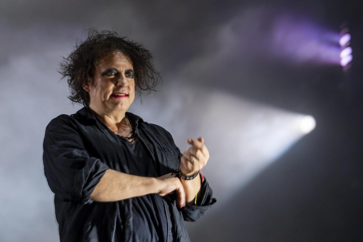 “Alone”: testo, significato e traduzione del nuovo singolo dei The Cure