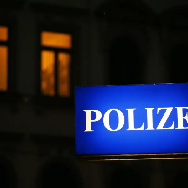 Germania, aggressione con coltello a Bergen nella serata di ieri: arrestato un 22enne alla fermata dell’autobus, non ci sono feriti