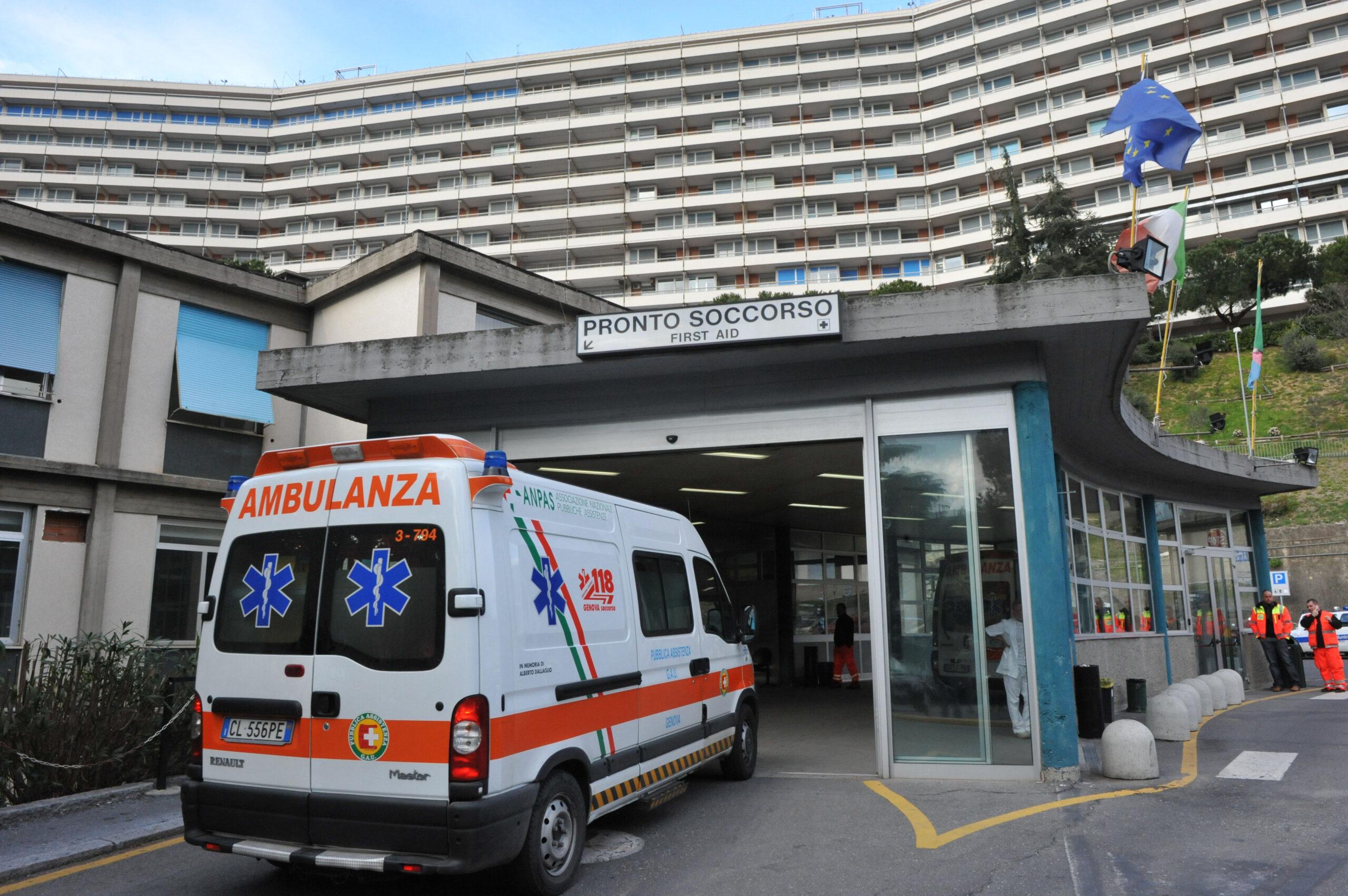 Genova, si lancia nel vuoto dal ponte Elicoidale dopo un litigio con il compagno: grave 33enne