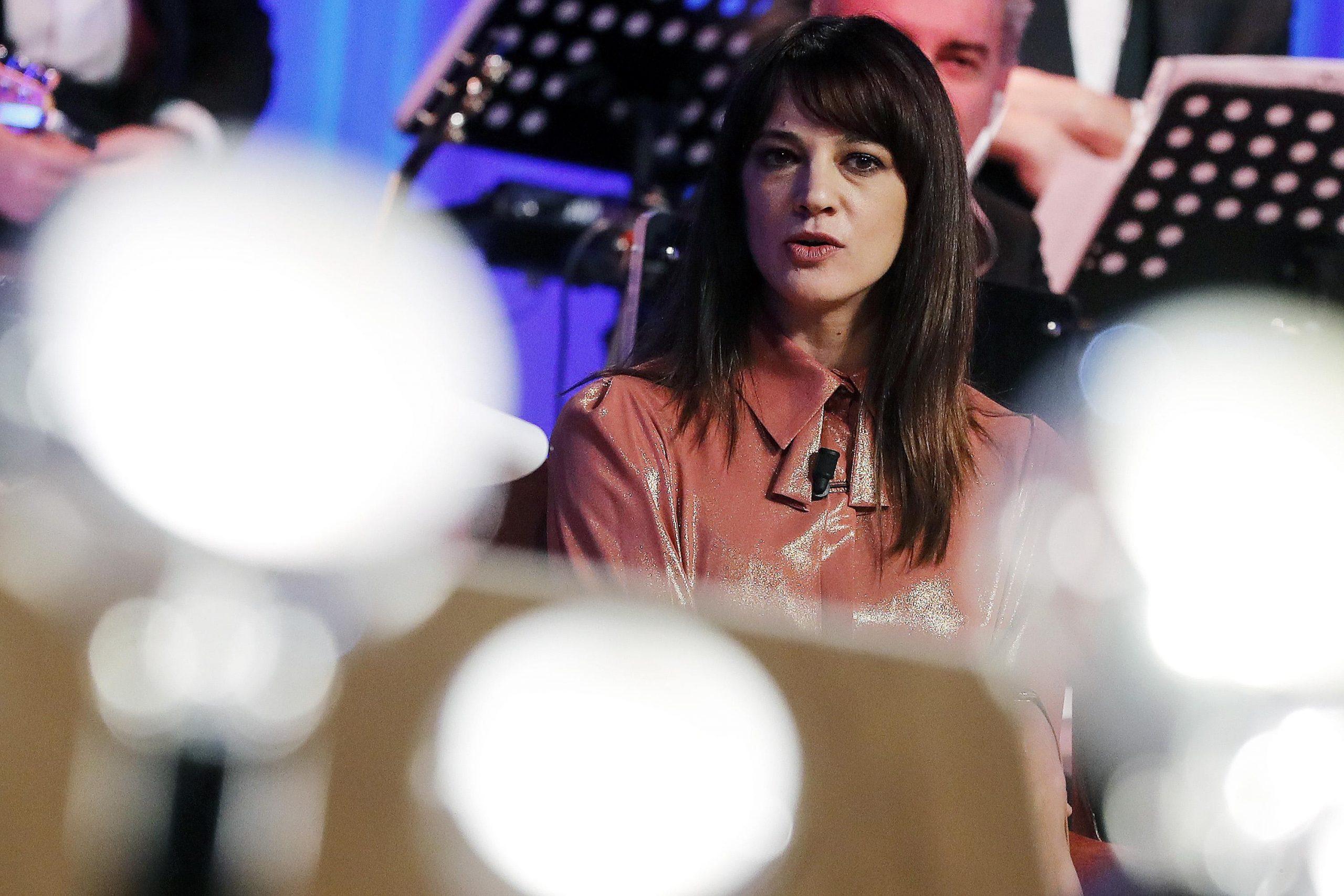 Hugo Clement, chi è il giornalista francese ex di Asia Argento