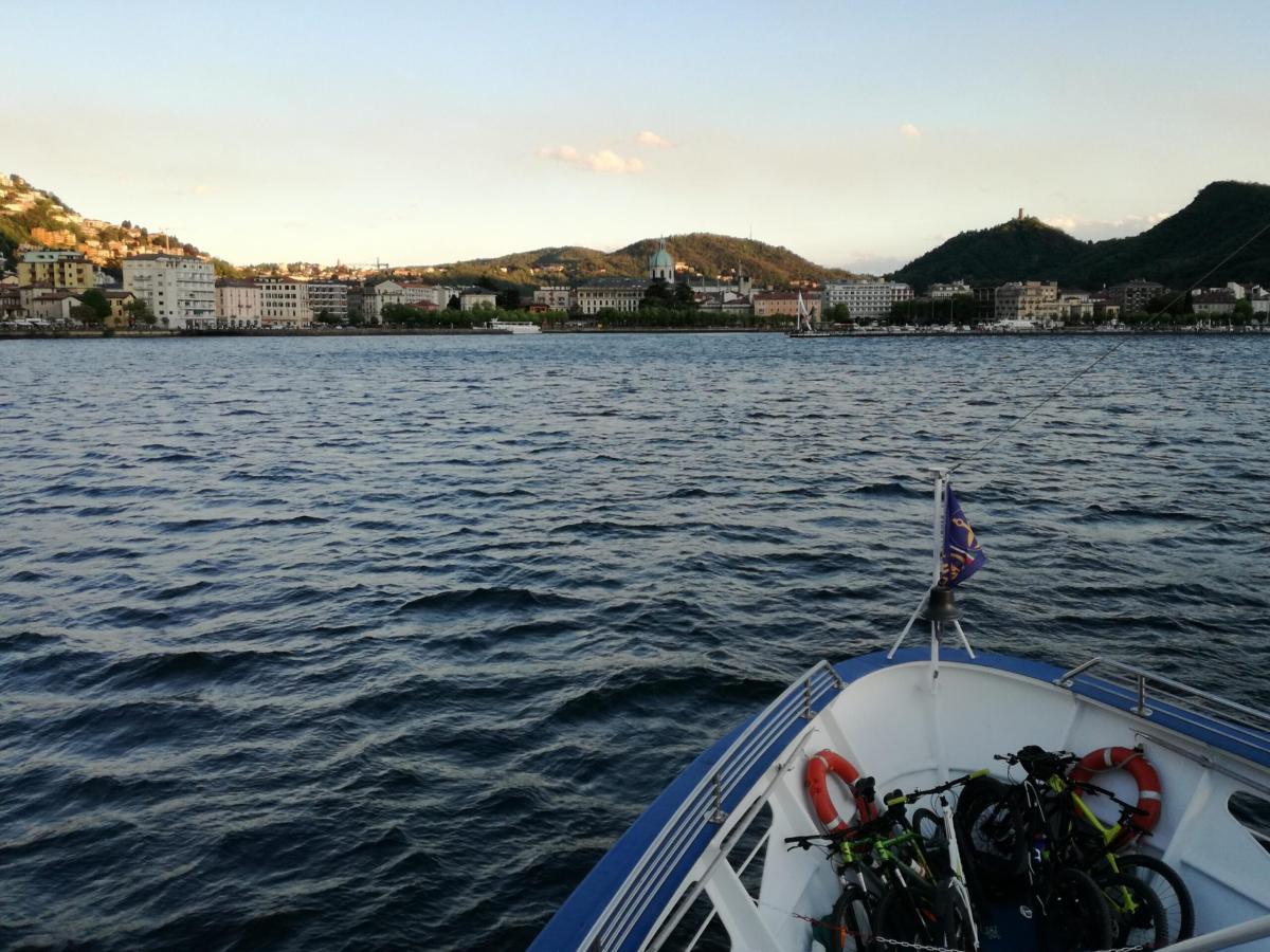 Lago di Como, un uomo di 32 anni è annegato dopo essere caduto dal …