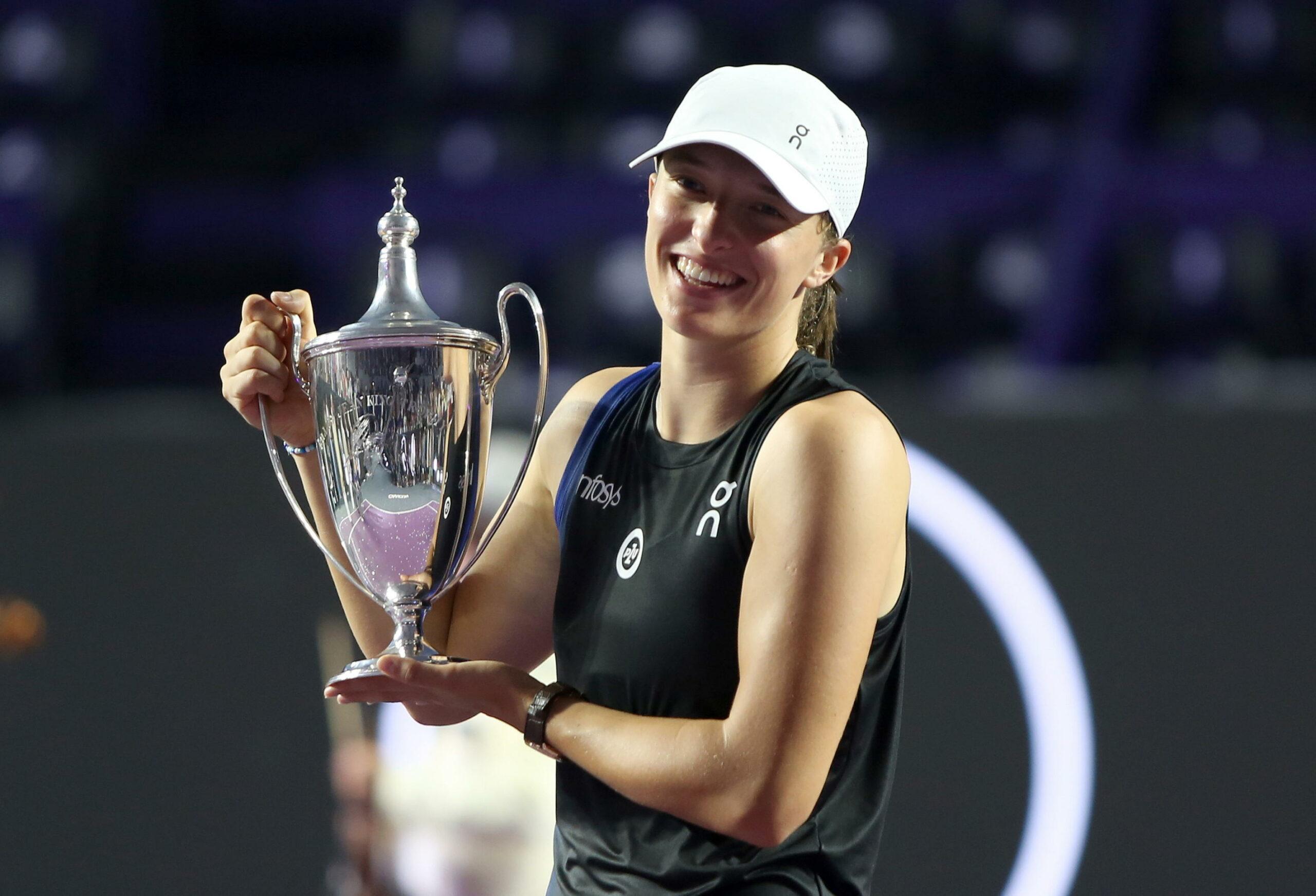 WTA Finals, “uragano” Swiatek su Jessica Pegula: la polacca torna numero 1