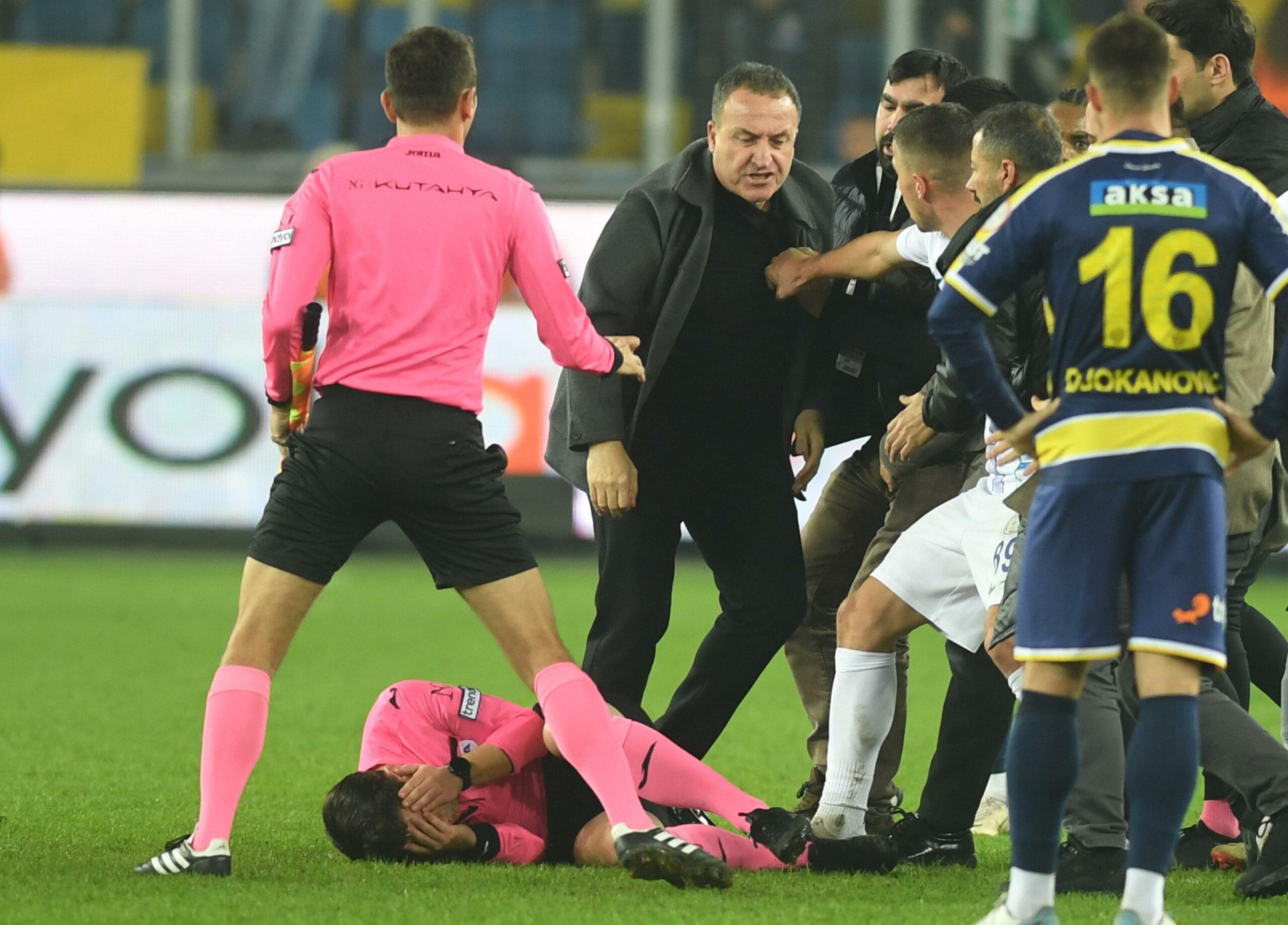 Turchia, il presidente dell’Ankaragucu Koca squalificato a vita dopo l’aggressione all’arbitro