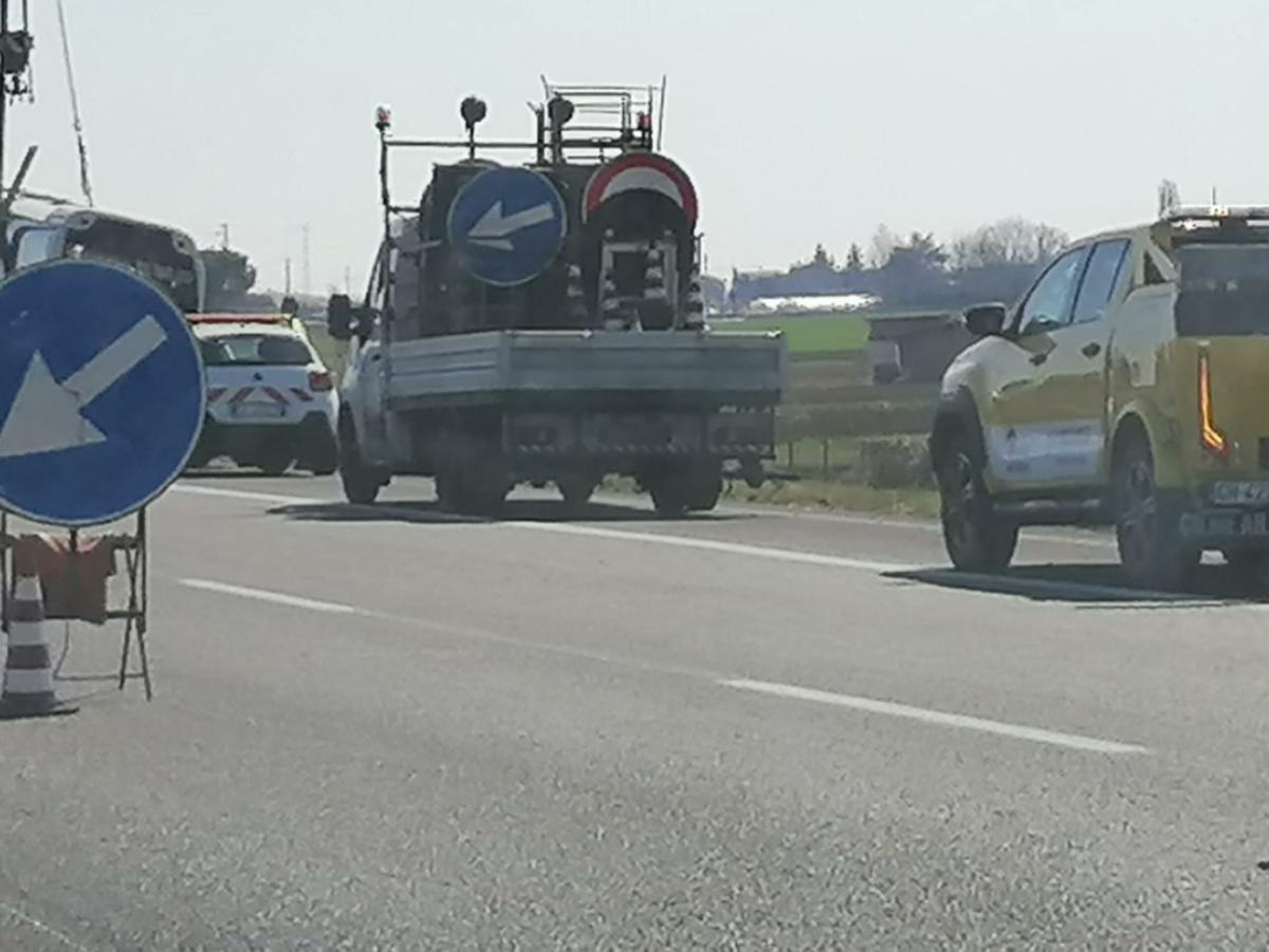 Ascoli Piceno, incidente sull’A14 all’altezza di Grottammare: coinvolti più mezzi, un ferito e traffico in tilt