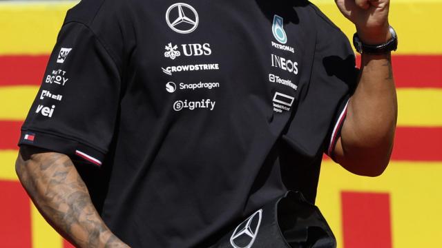 Lewis Hamilton ne fa 40: tanti auguri alla leggenda della Formula 1