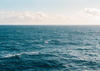 Salerno, fa il bagno a mare nonostante il maltempo: morto il padre …