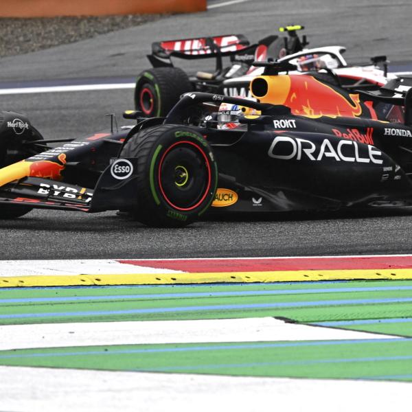 Formula 1, Verstappen primo nella Sprint Race in Austria. Secondo posto per Sergio Perez