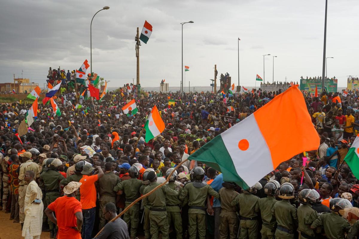 Golpe Niger, Francia ritira le truppe da Niamey: “Momento storico”