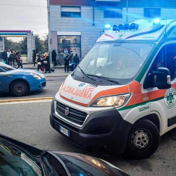 Tragedia a Milano, ragazza investita e trascinata per 300 metri  a Bovisa: intrappolata sotto l’auto mentre perdeva sangue