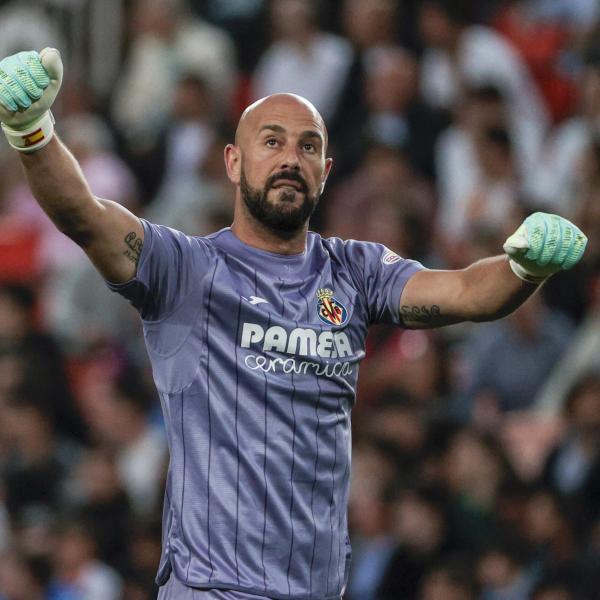 Como, società scatenata sul mercato: ufficiale l’arrivo di Pepe Reina, ore calde anche per Varane