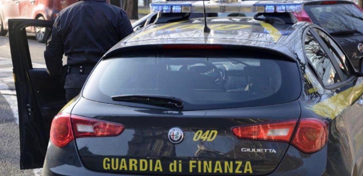 Portofino, Gdf sequestra borse false nel negozio del sindaco