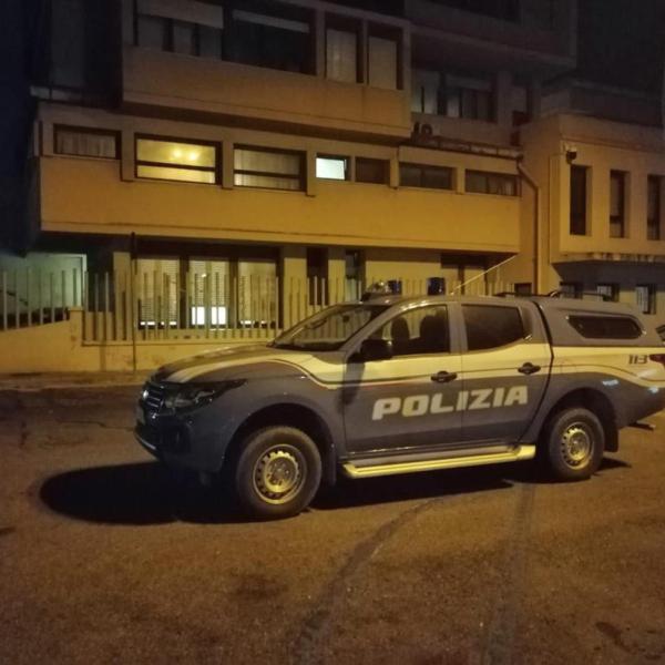 Cagliari, chi è il 17enne che ha accoltellato il padre con un machete a Quartu Sant’Elena? L’aggressione dopo un litigio