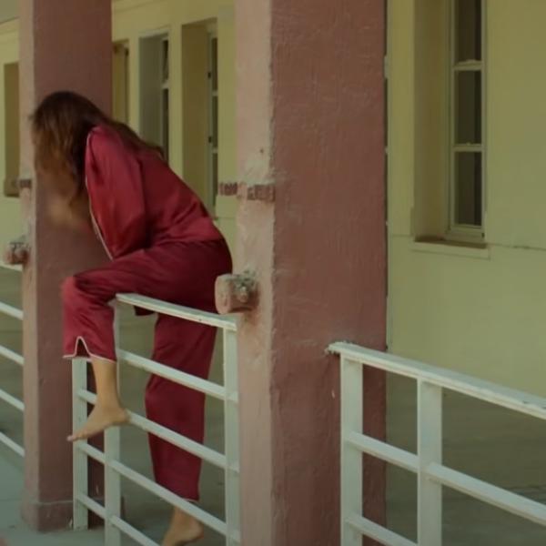 Anticipazioni “Terra amara”, Zuleyha muore dopo aver tentato il suicidio buttandosi dal balcone dell’ospedale? (spoiler)