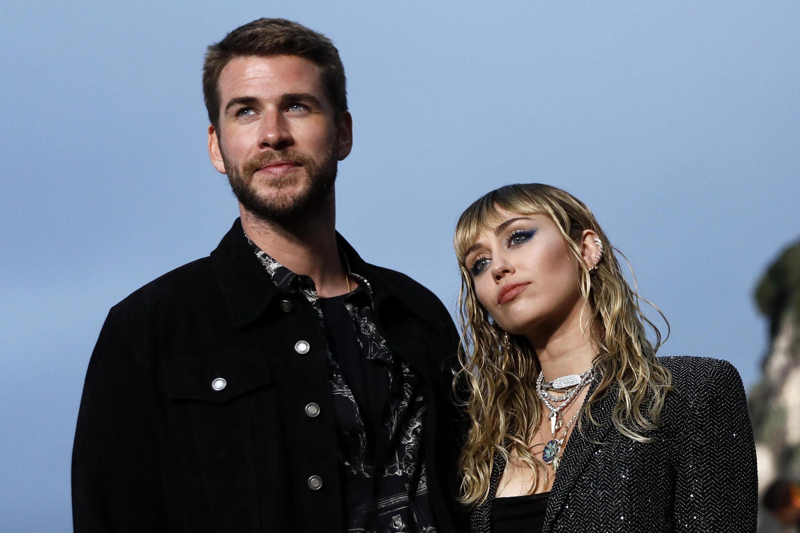 Miley Cyrus lancia la canzone Flowers contro l’ex Liam Hemsworth? Testo e traduzione