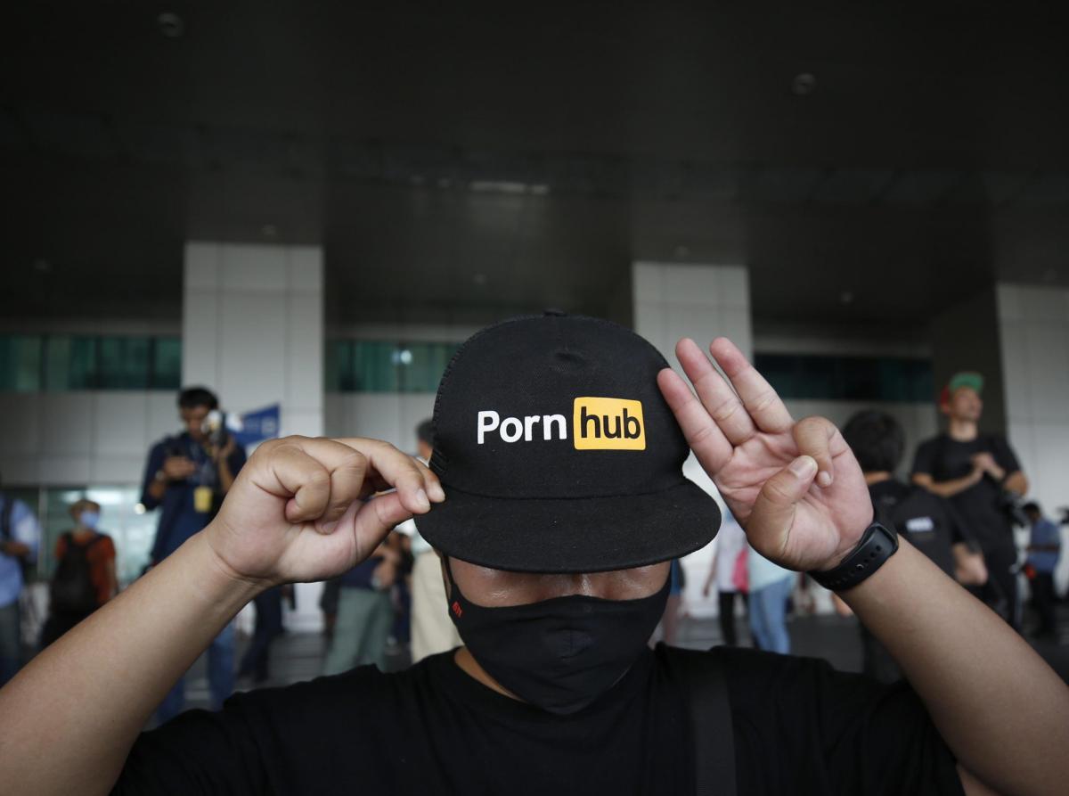 PornHub, dimissioni ai vertici dopo lo scandalo