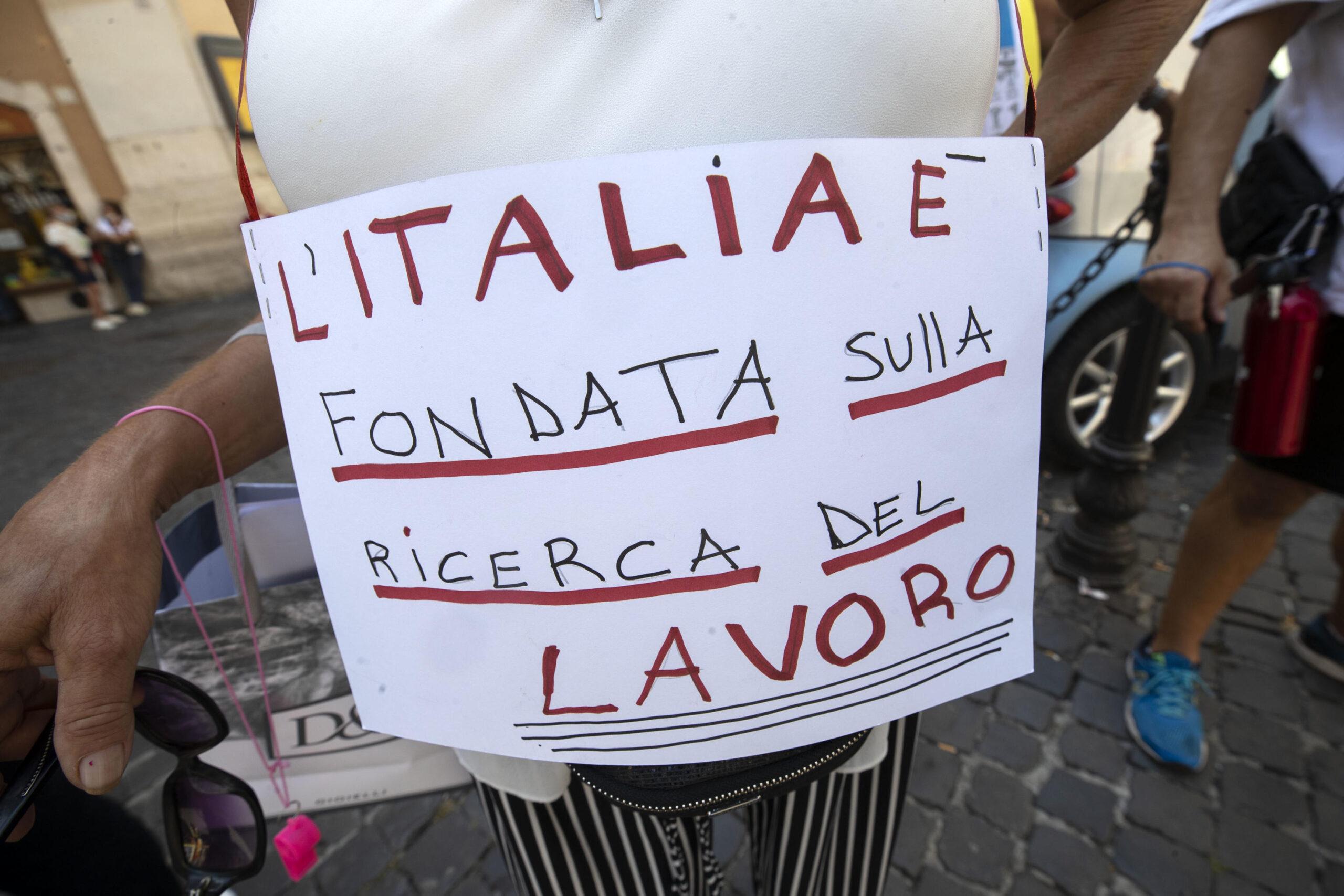 Roma, i dipendenti delle mense scolastiche scendono in piazza per scioperare: manifestazione prevista per il 24 marzo