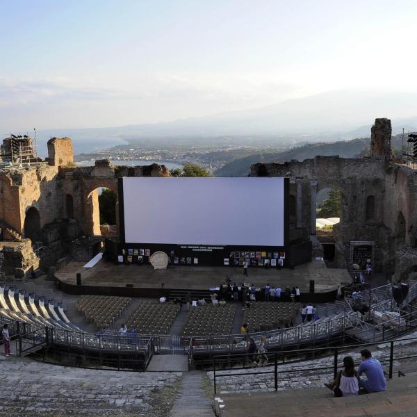 Taormina Film Fest 2023, tutti gli ospiti da Harrison Ford per Indiana Jones 5 al ritorno di Amber Heard