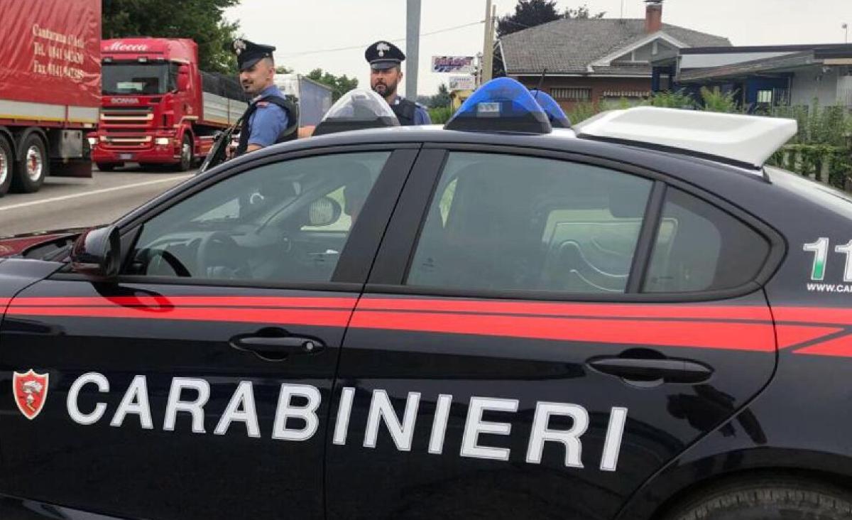 Bologna, 33enne sequestrato e torturato per un debito: quattro arresti