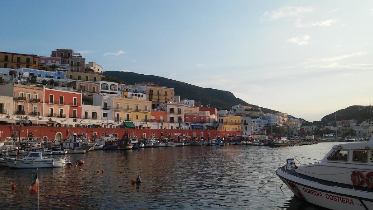 Cosa vedere a Ponza in una settimana in estate?