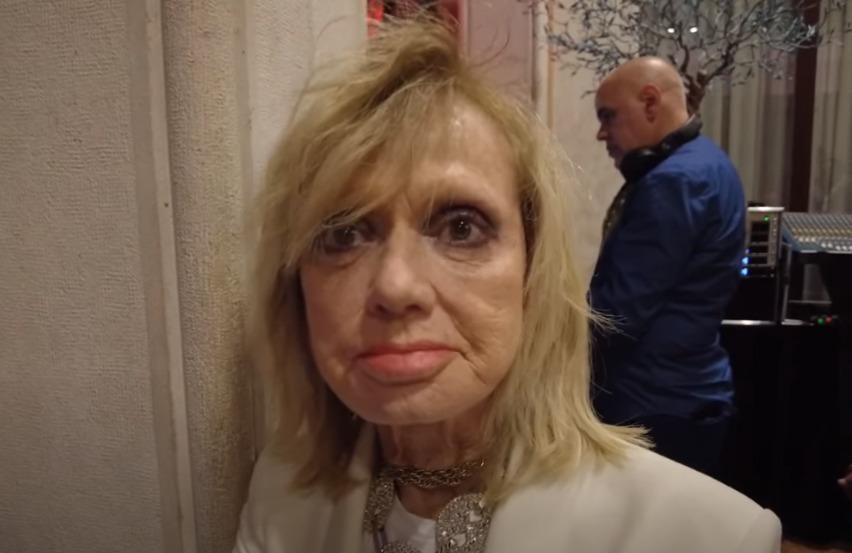 Rita Pavone premiata al Festival di Venezia: “Chi usa l’autotune non è un cantante”, nel 2024 in tv? | VIDEO ESCLUSIVA