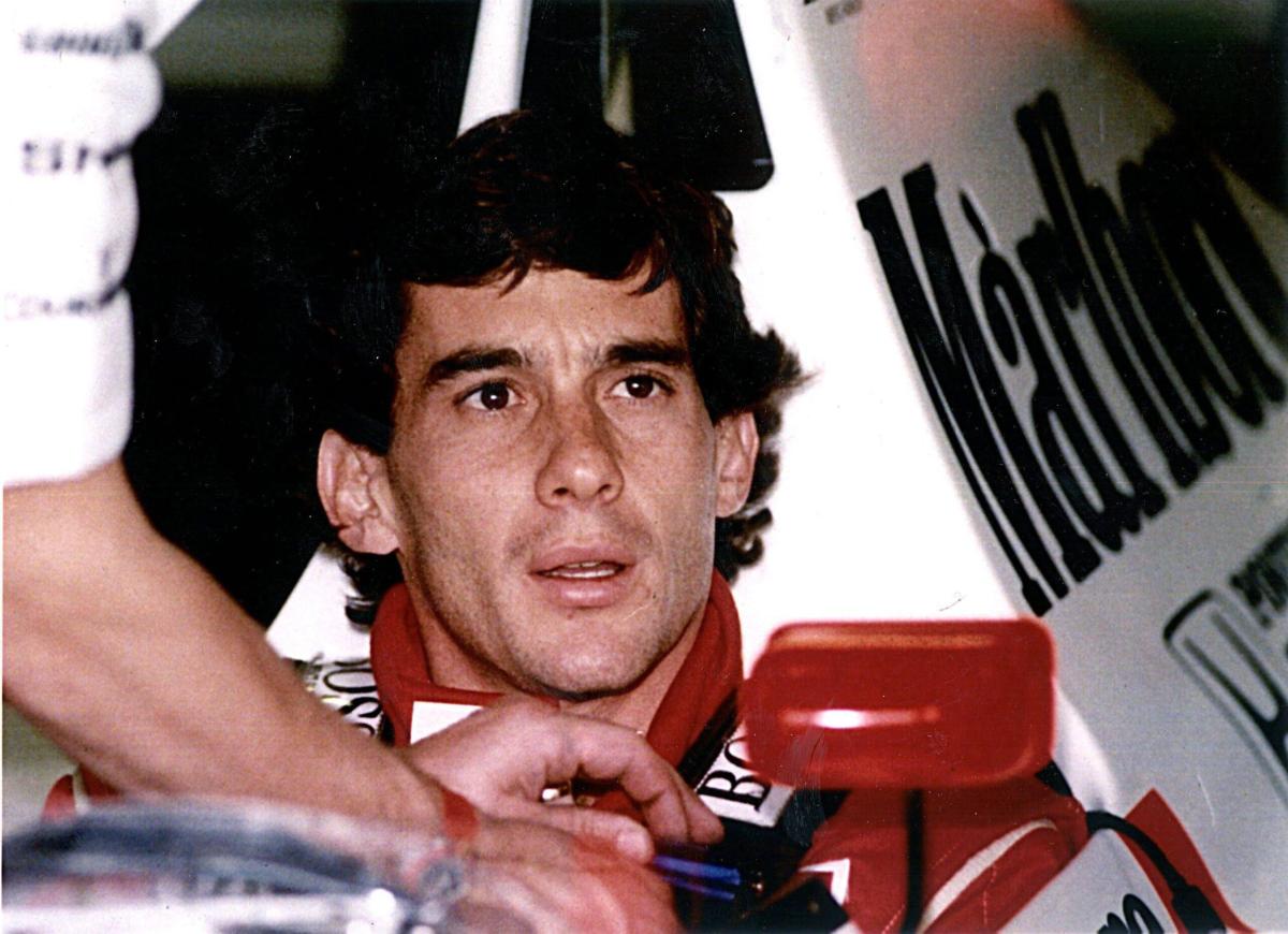 Netflix, la vita di Ayrton Senna in una serie: al via le riprese in…