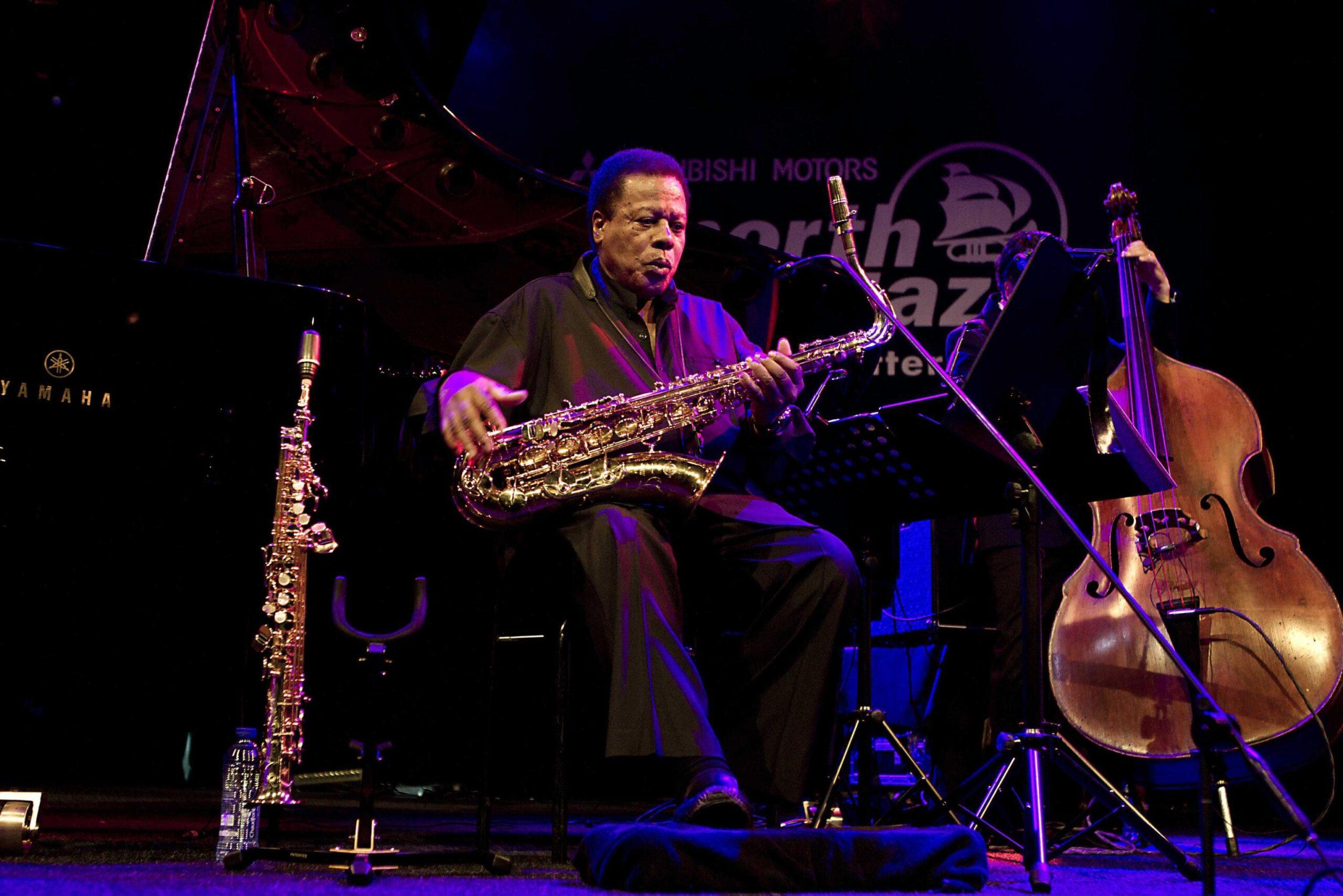 Wayne Shorter è morto all’età di 89 anni. L’icona del jazz moderno perse moglie e nipotina in un incidente aereo