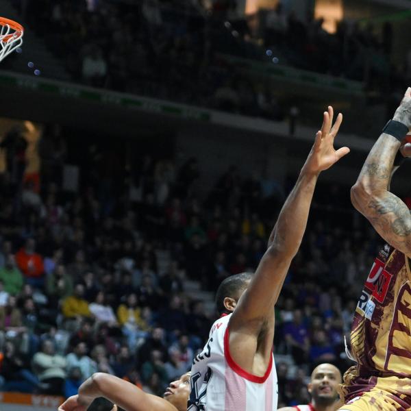 Playoff basket Serie A, Venezia batte Reggiana e vola in semifinale