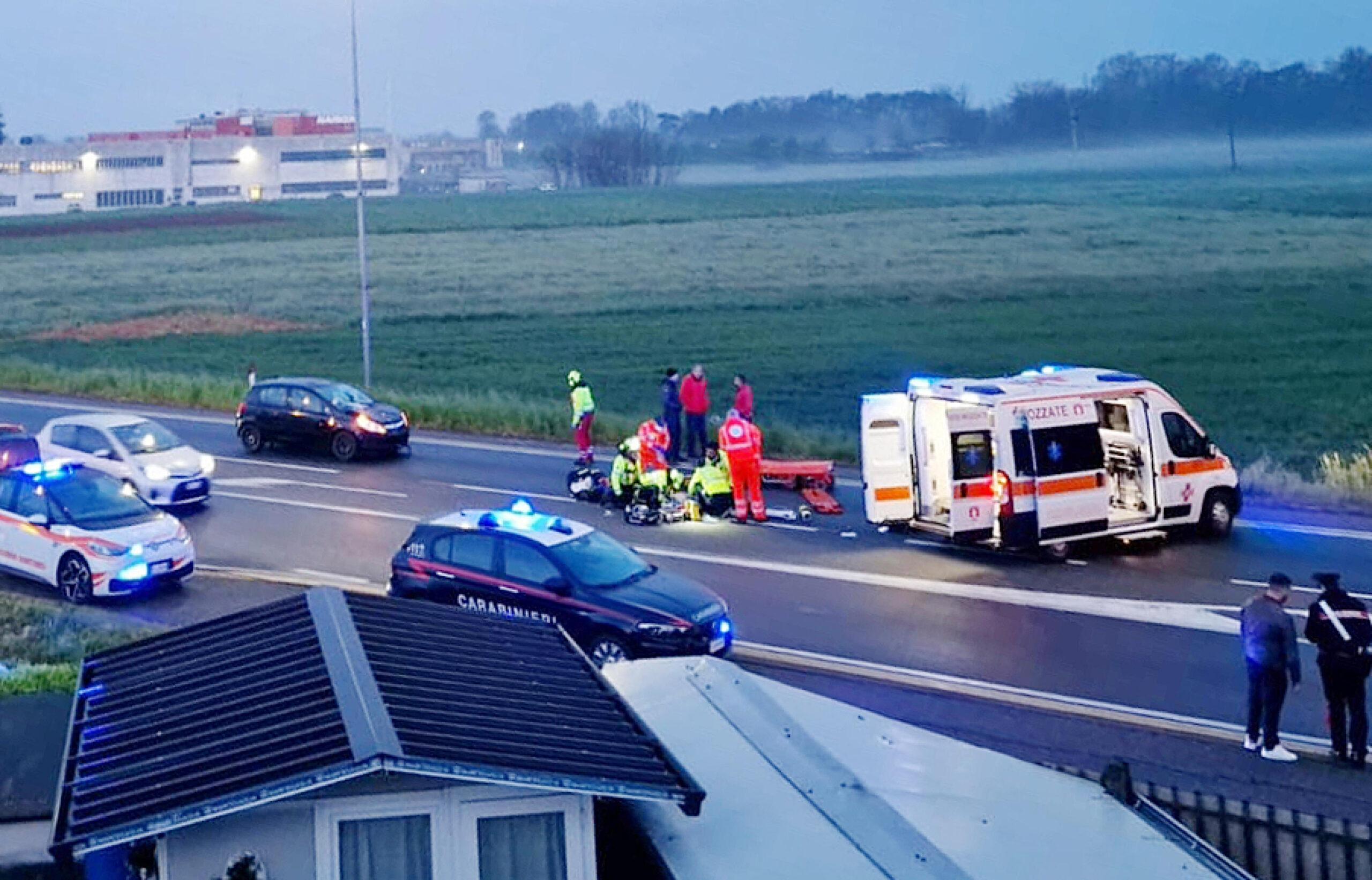 Verona, incidente a Peschiera del Garda oggi 15 settembre 2023: scontro tra camion e moto, un morto