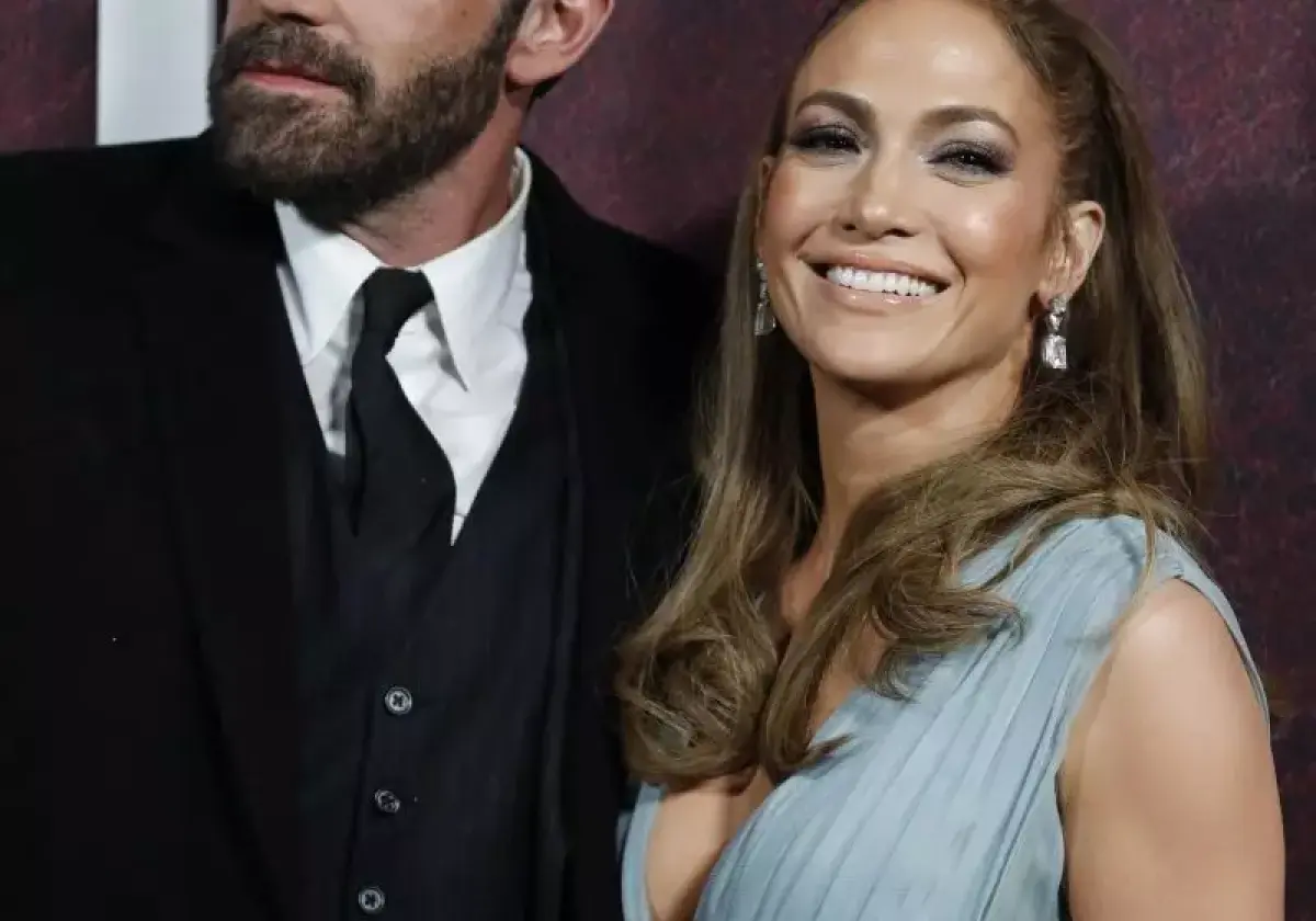 Jennifer Lopez matrimonio romantico “al collo” sui social