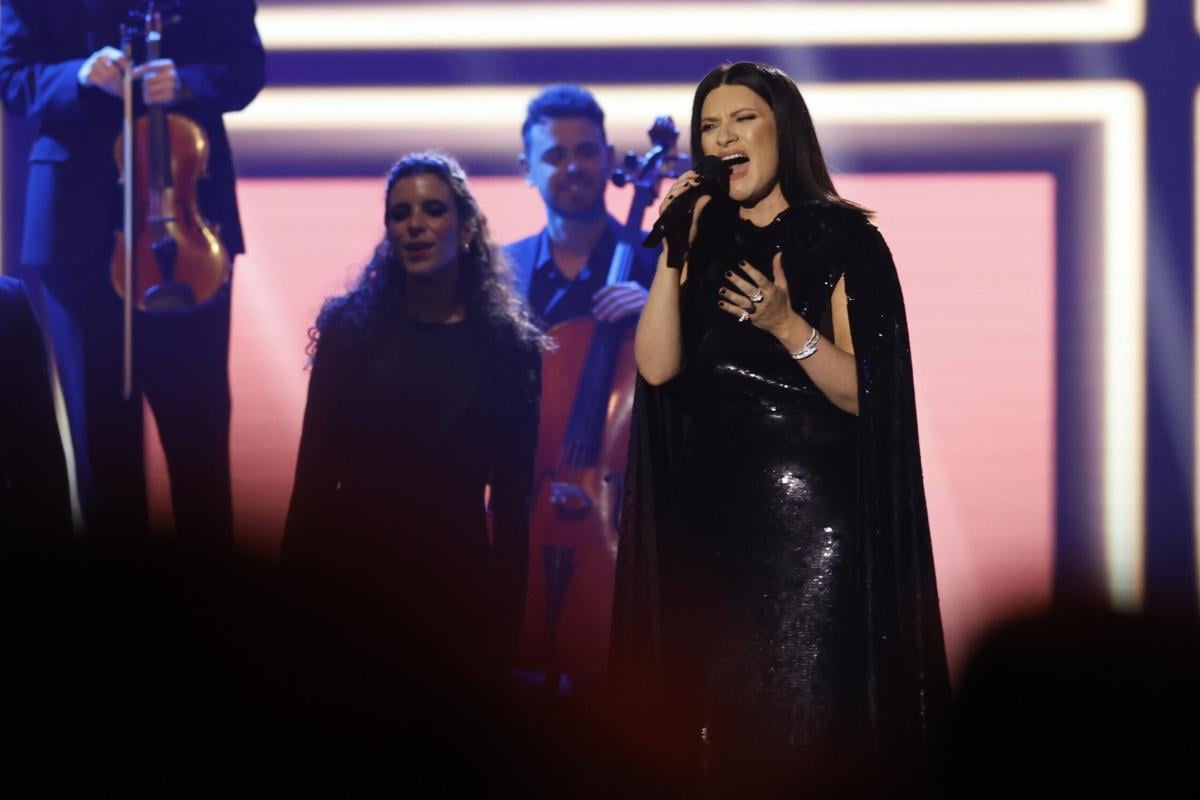 Laura Pausini, le storie d’amore della cantante: una vita tra palco e amore per la famiglia