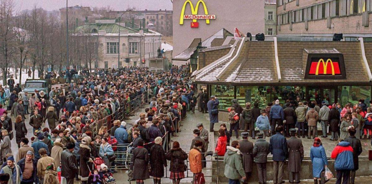 Il primo McDonald’s aprì a Mosca il 31 gennaio 1990